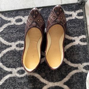 Brown flat shoes. New-never worn
